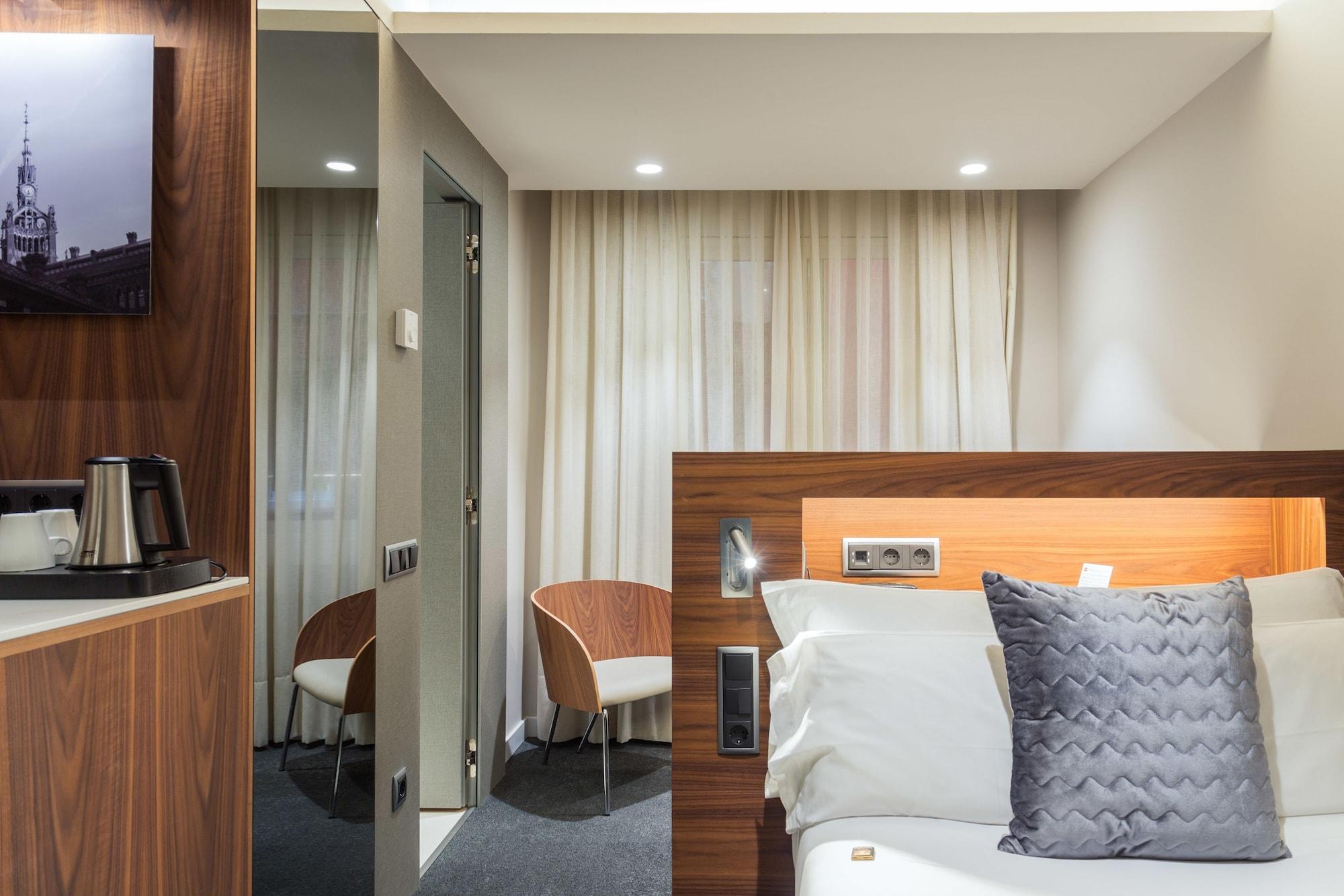 Best Western Premier Hotel Dante Барселона Екстериор снимка