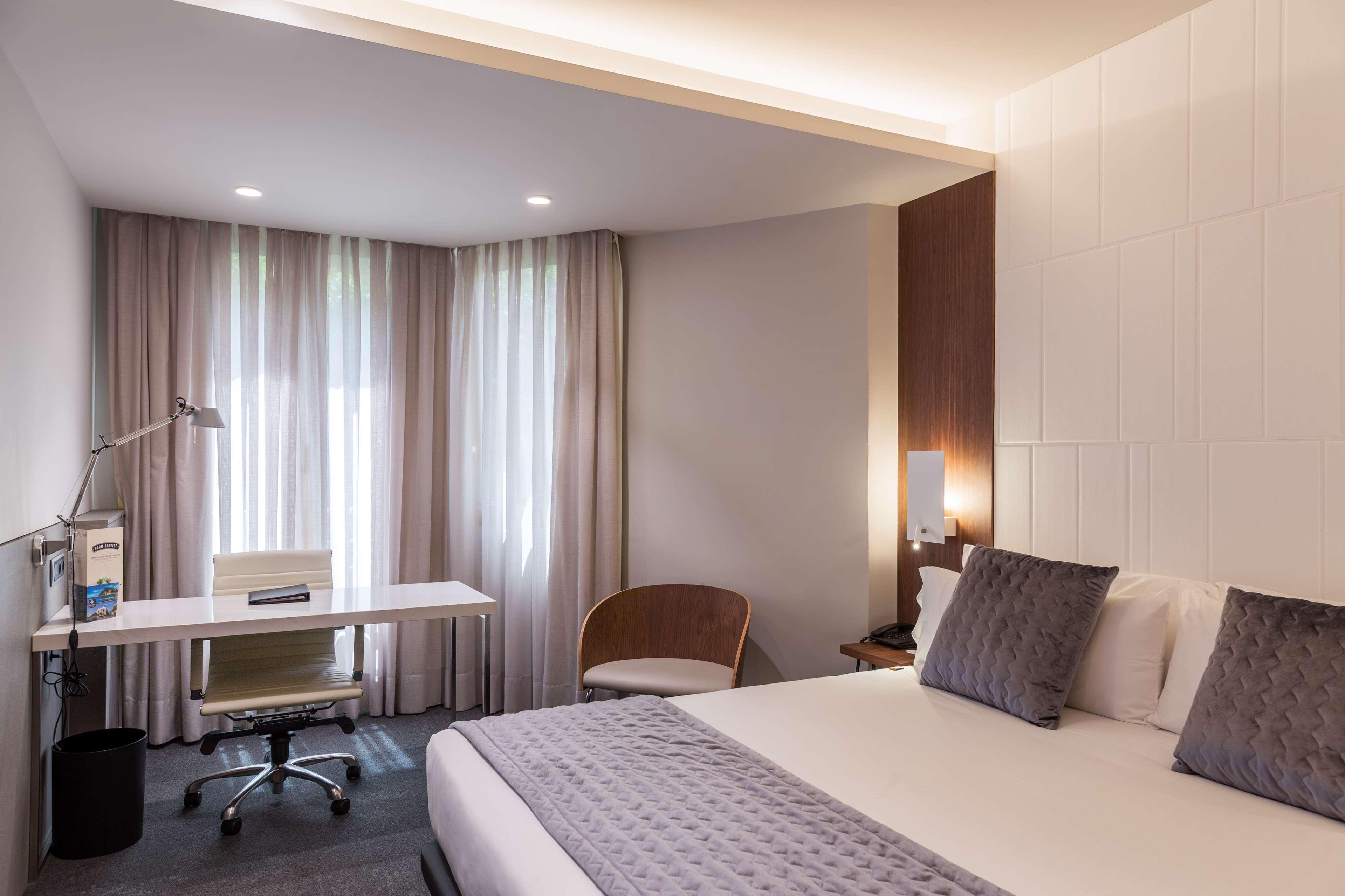 Best Western Premier Hotel Dante Барселона Екстериор снимка