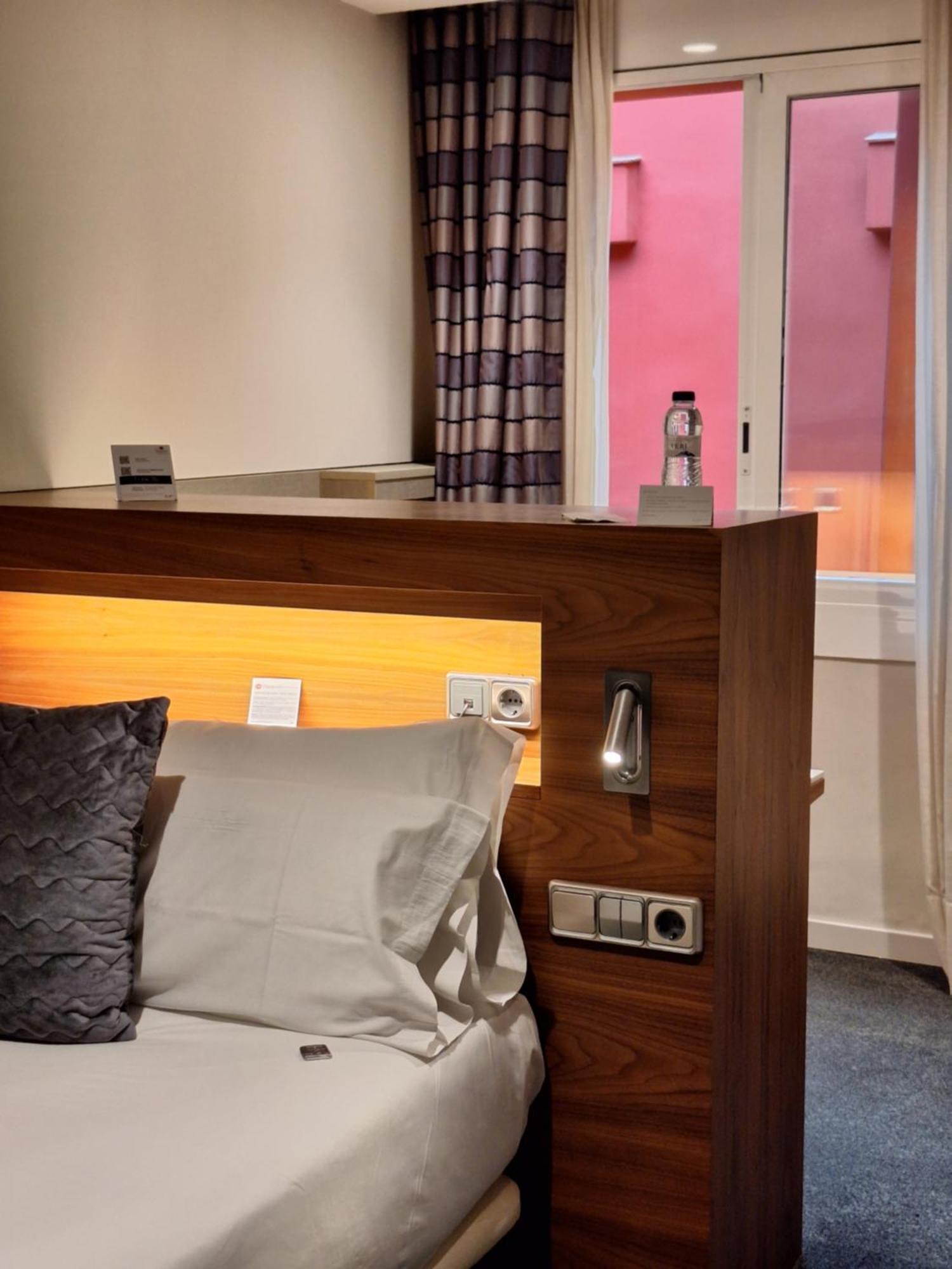 Best Western Premier Hotel Dante Барселона Екстериор снимка