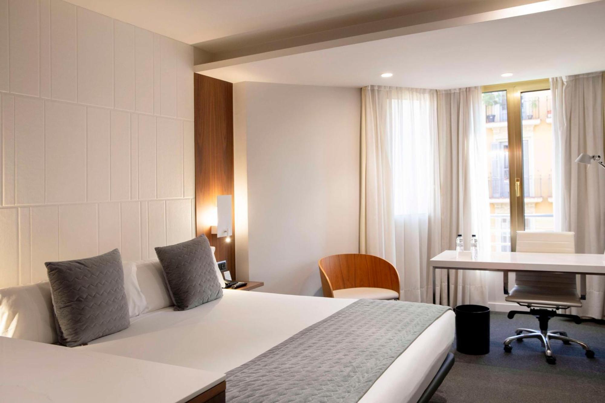 Best Western Premier Hotel Dante Барселона Екстериор снимка